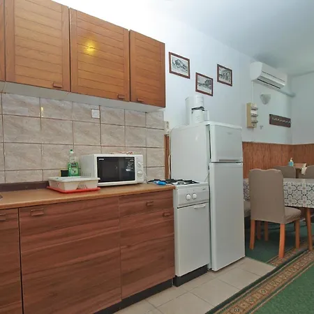 Apartment Fuer 4 Personen Ca 50 Qm In Liznjan, Istrien Suedkueste Von Istrien