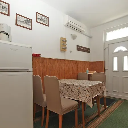 Apartment Fuer 4 Personen Ca 50 Qm In Liznjan, Istrien Suedkueste Von Istrien *